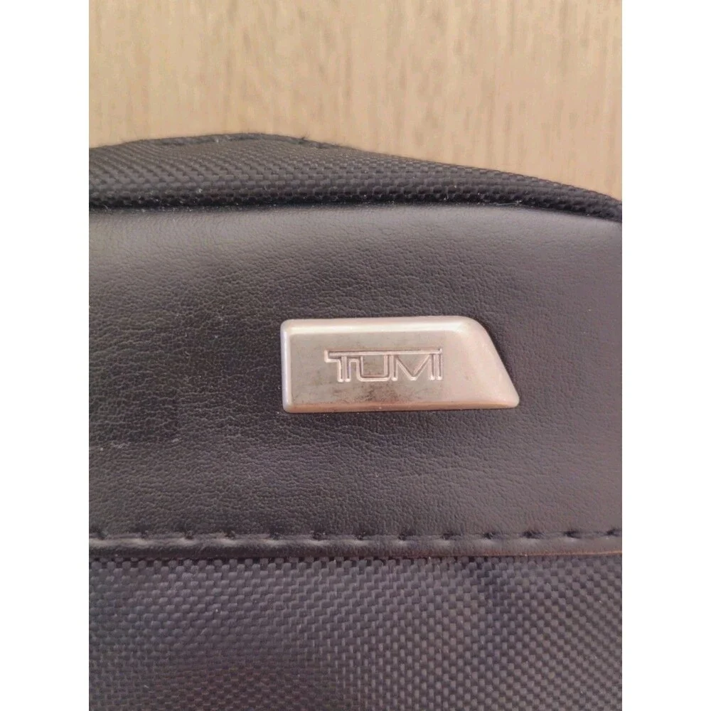 Tumi for Delta Small Zip Pouch Travel Case Cosmetic Bag Toiletry Bag Nwot